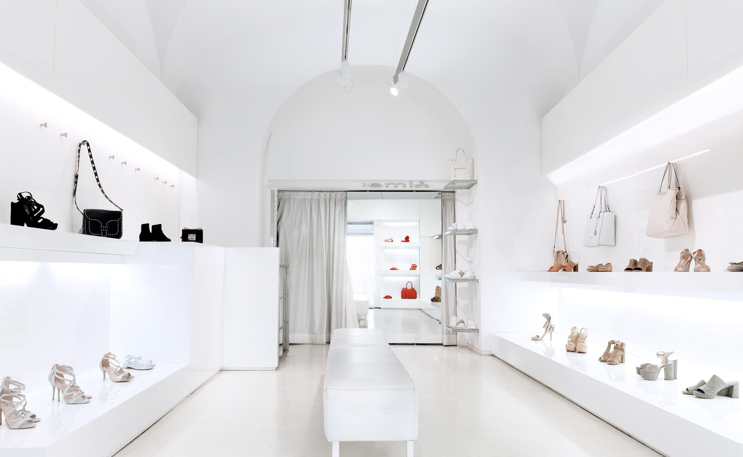 lemlo Negozio di Abbigliamento Scarpe e Accessori Uomo Donna