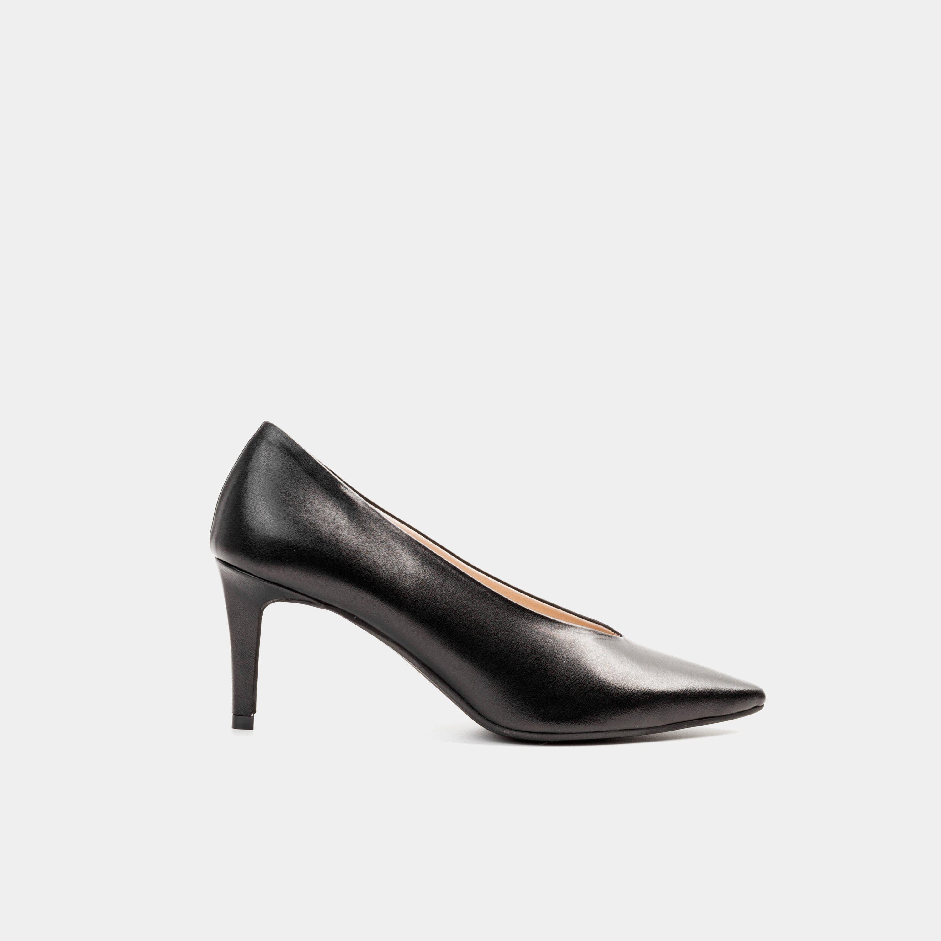 Chiarini Bologna Pointed toe black leather pumps lemlo