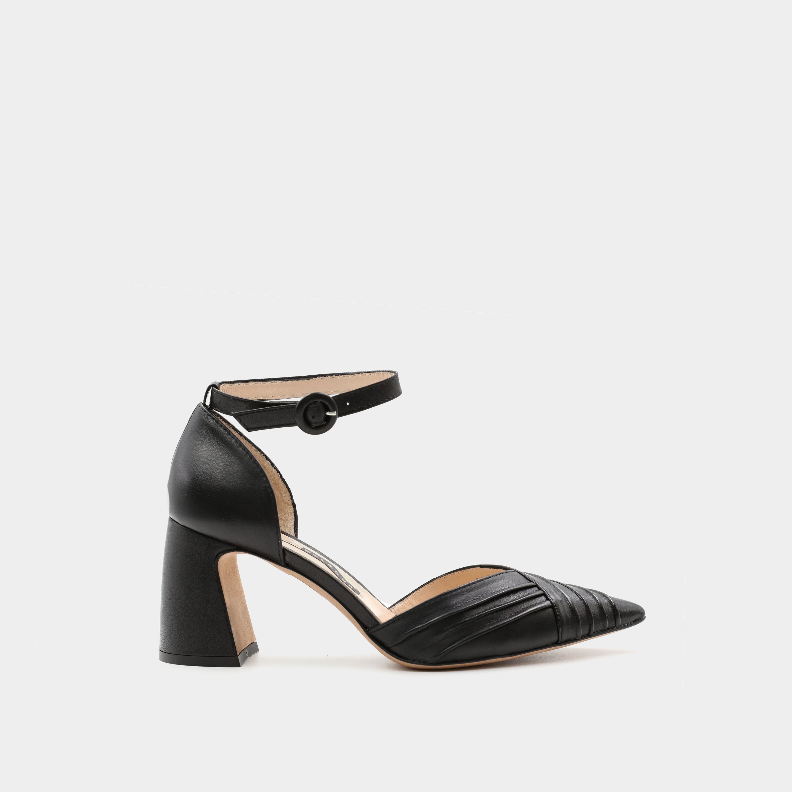 Chiarini Bologna D Orsay black leather pumps