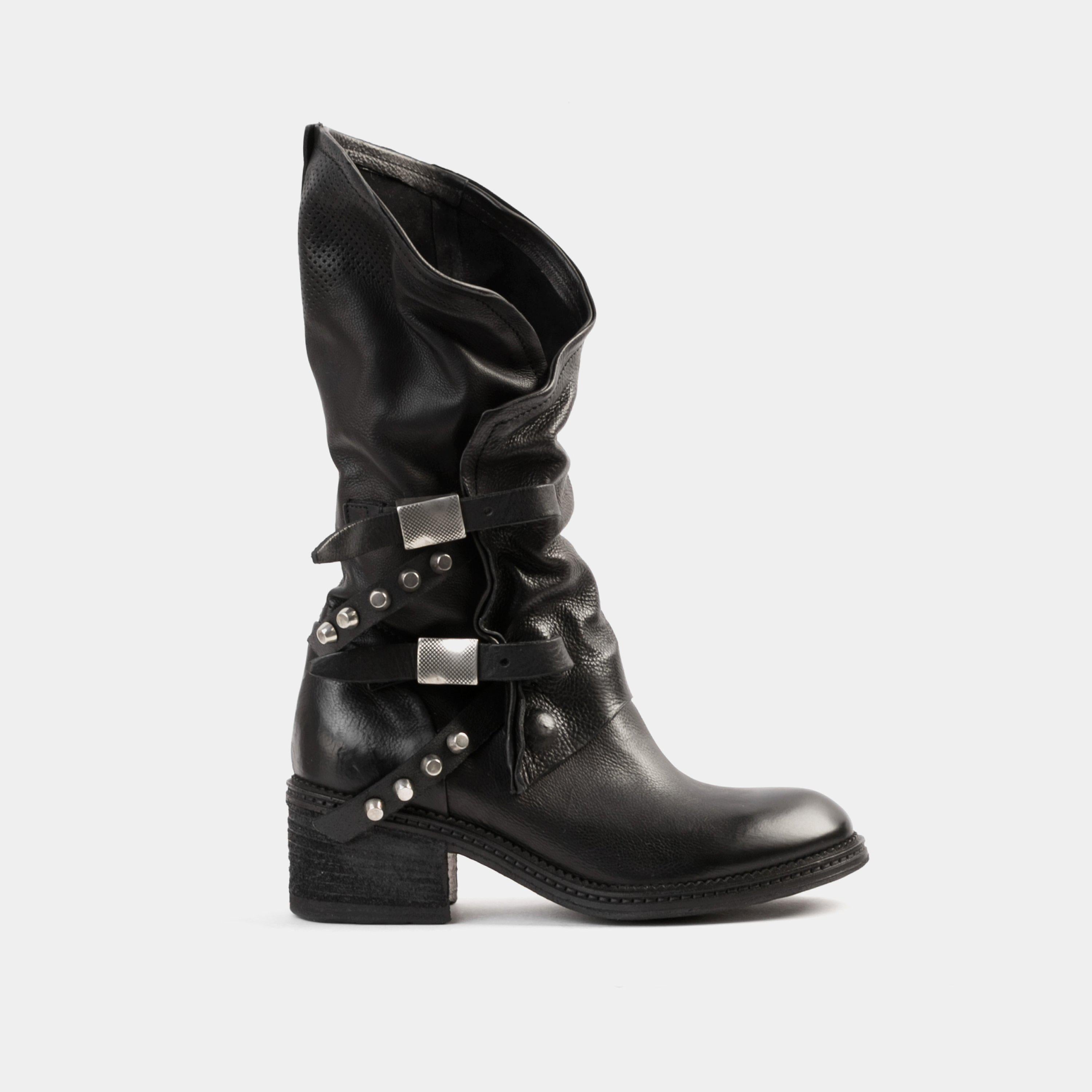 A.S.98 Black leather boot with buckles leml