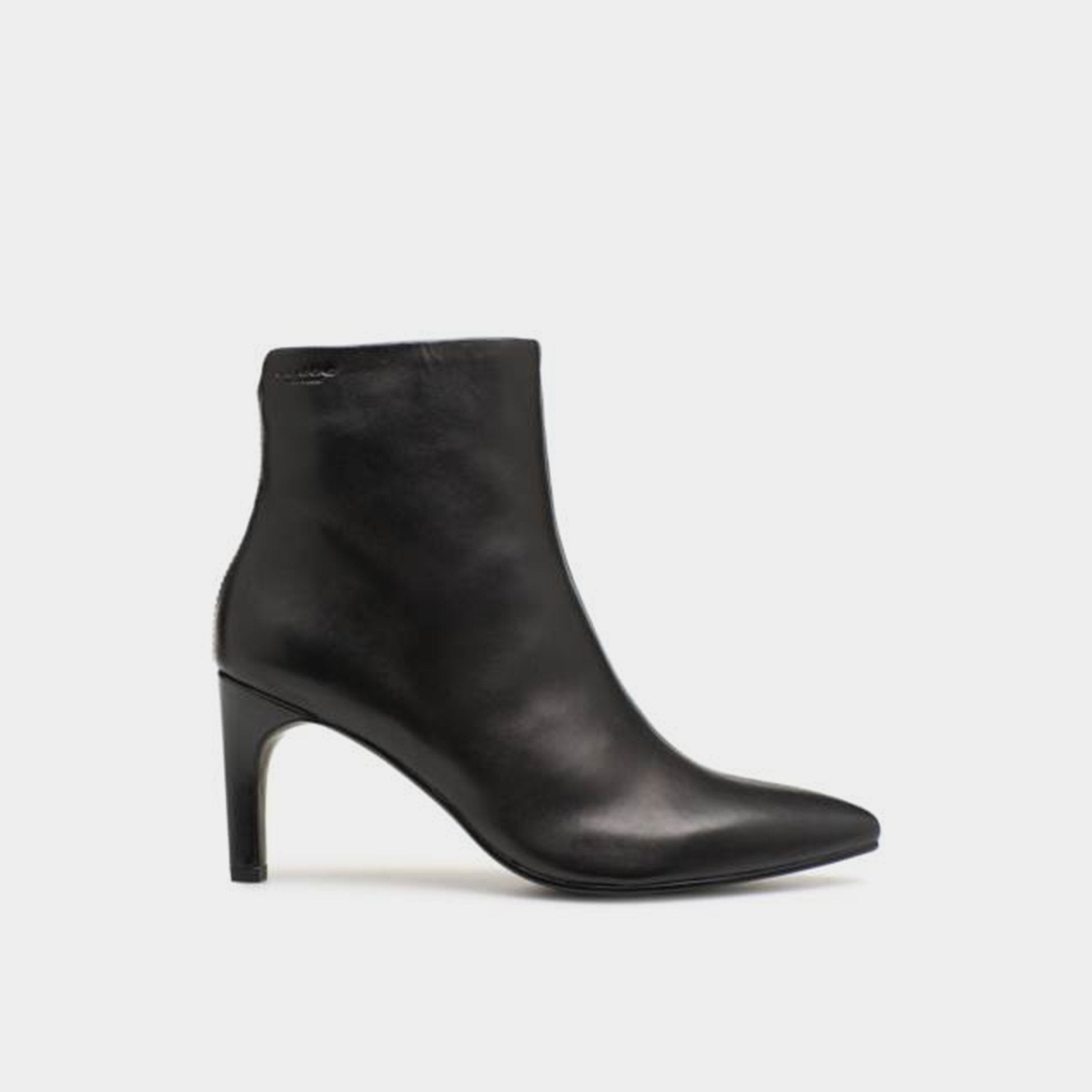 Vagabond Whitney black leather ankle boot