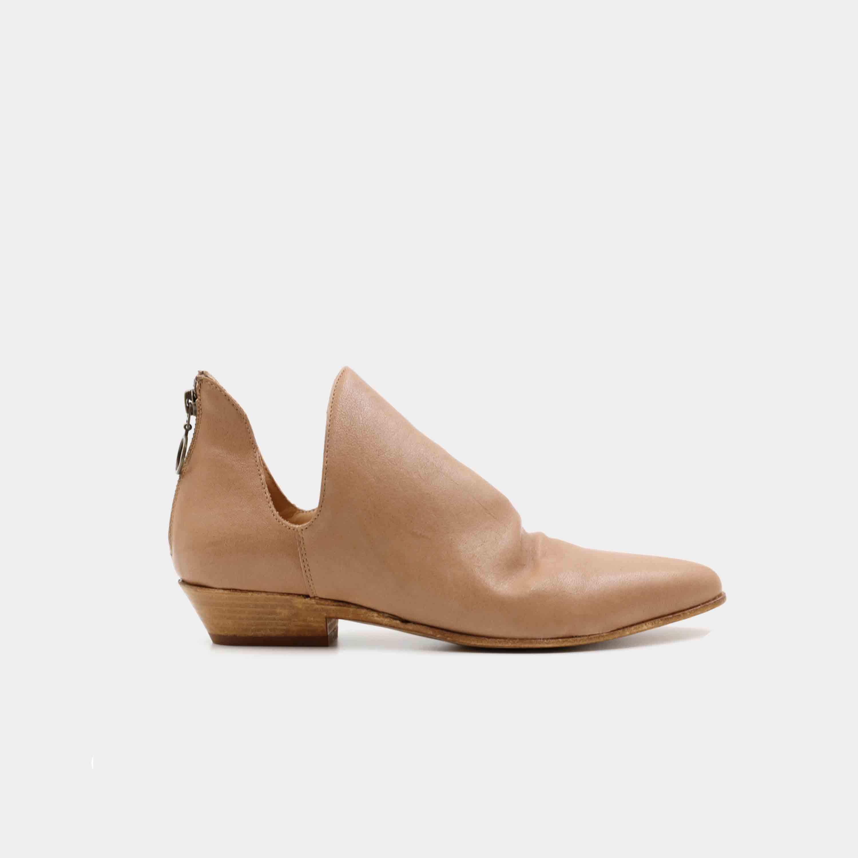 Stivaletto on sale cut out