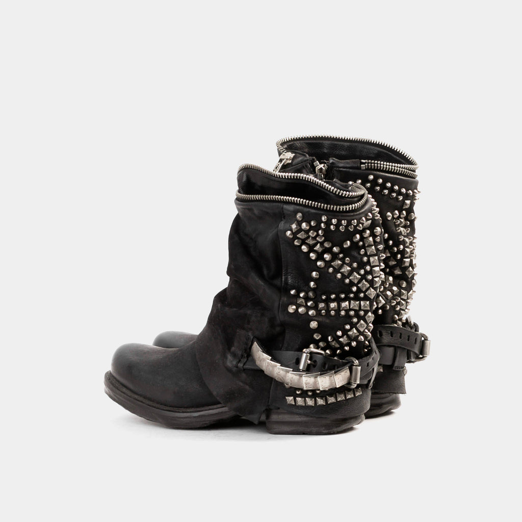 Acquista su lemlo.com Stivale texano pelle nera borchiato di A.S.98