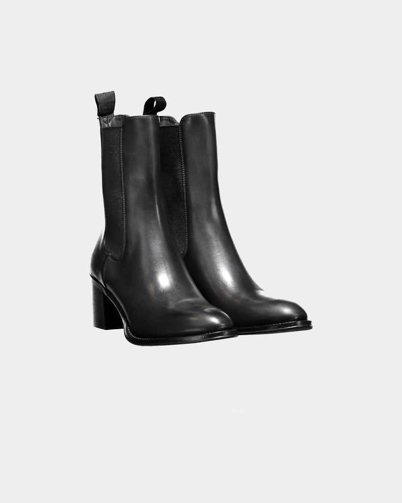 Acquista su lemlo.com Stivaletto Beatles pelle nera tacco di CHURCH'S